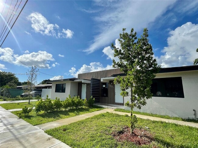 11848 SW 213th St in Miami, FL - Building Photo - Building Photo