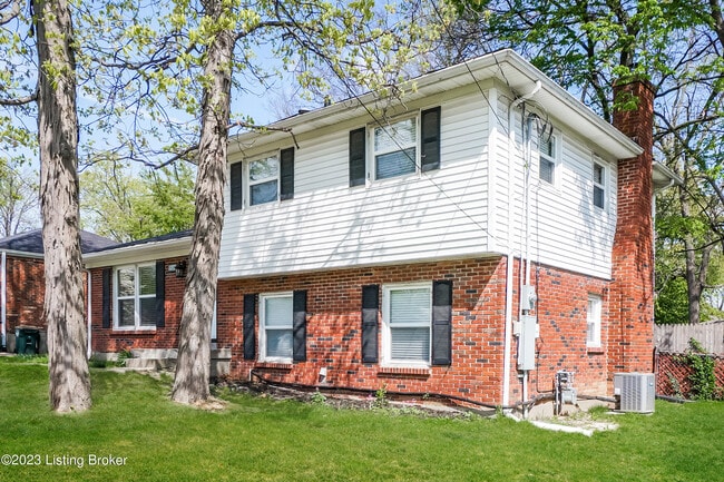 9607 Walnutwood Way in Jeffersontown, KY - Building Photo - Building Photo
