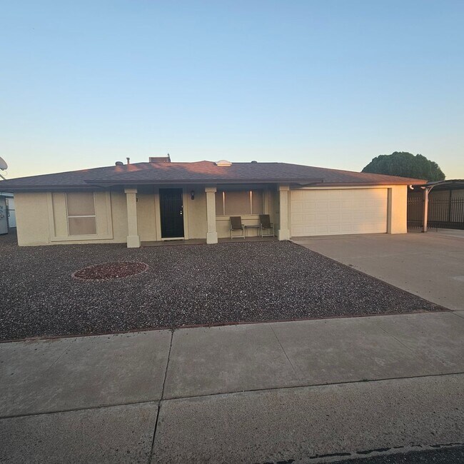 9426 W Arrowhead Dr in Sun City, AZ - Foto de edificio - Building Photo