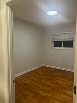 39 Miller Ave in London, OH - Building Photo