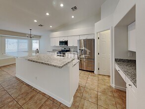504 Duran St in Henderson, NV - Building Photo - Building Photo
