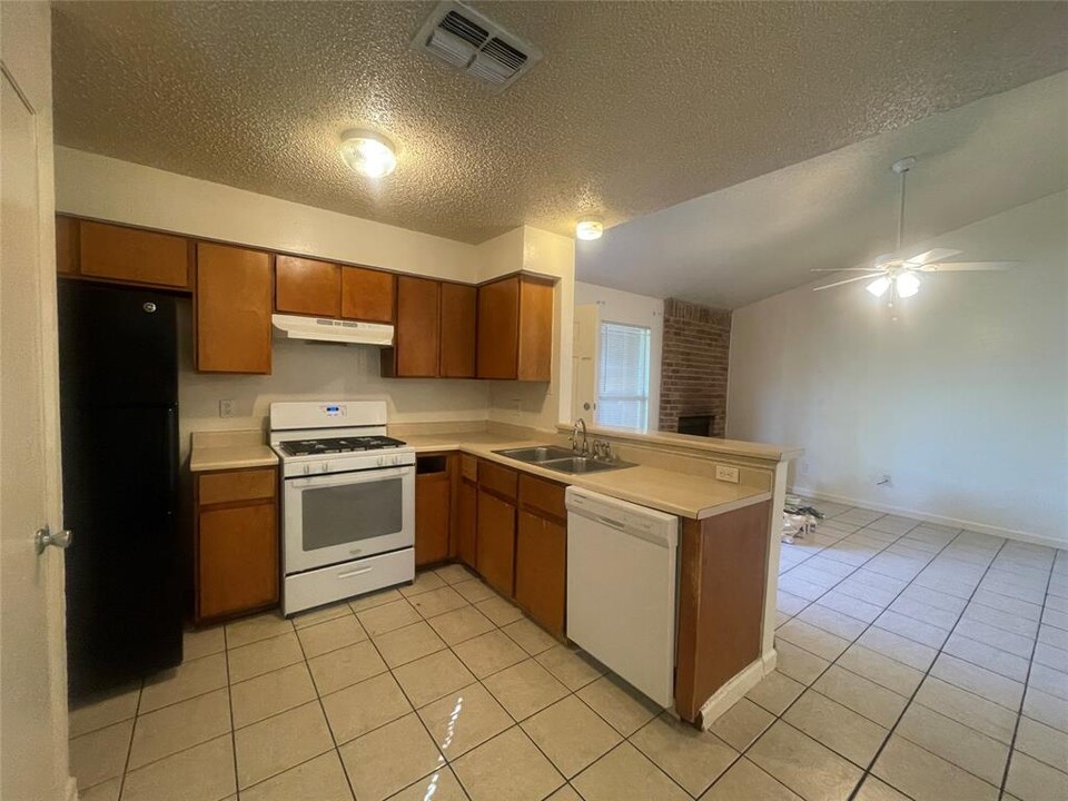 9509 Night Star Dr in Austin, TX - Building Photo