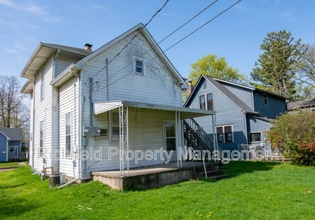 1562 Clinton St in Noblesville, IN - Foto de edificio - Building Photo