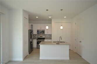 272 Pelton Cir in Port Charlotte, FL - Building Photo - Building Photo