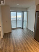 195 Commerce St in Vaughan, ON - Building Photo - Building Photo