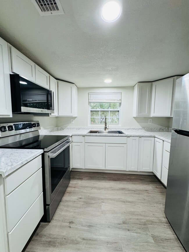 7635 Pickett St in Jacksonville, FL - Building Photo - Building Photo