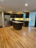 16 Meadow Dr, Unit 16 A Meadow Dr. in Colchester, VT - Building Photo