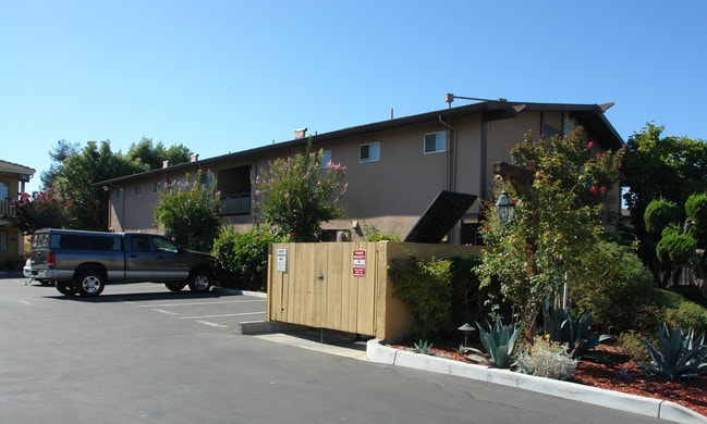 207 Freedom Blvd in Watsonville, CA - Building Photo - Building Photo
