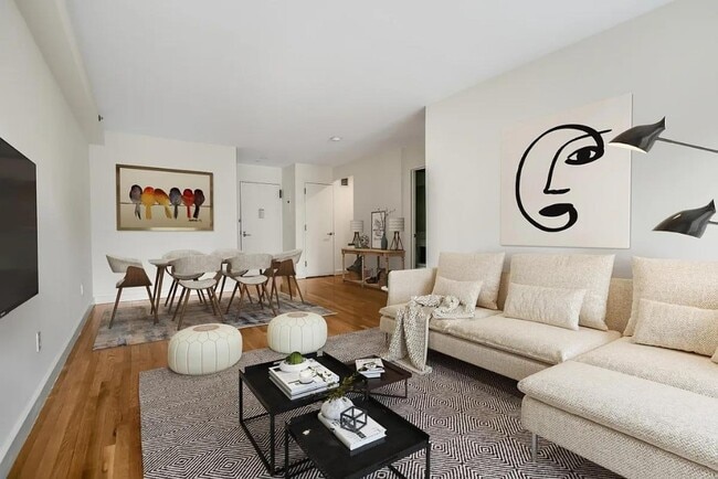 101 W 15th St in New York, NY - Building Photo - Building Photo