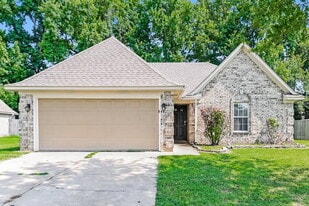 4258 Ravenwood Dr N in Horn Lake, MS - Building Photo