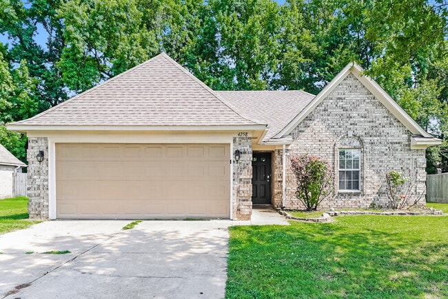 property at 4258 Ravenwood Dr N