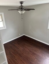 1050 W Touhy Ave, Unit 2 in Park Ridge, IL - Building Photo - Building Photo