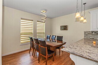 2016 Santa Fe Cir in Edinburg, TX - Foto de edificio - Building Photo