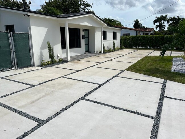 935 SW 94th Ave in Miami, FL - Building Photo - Building Photo