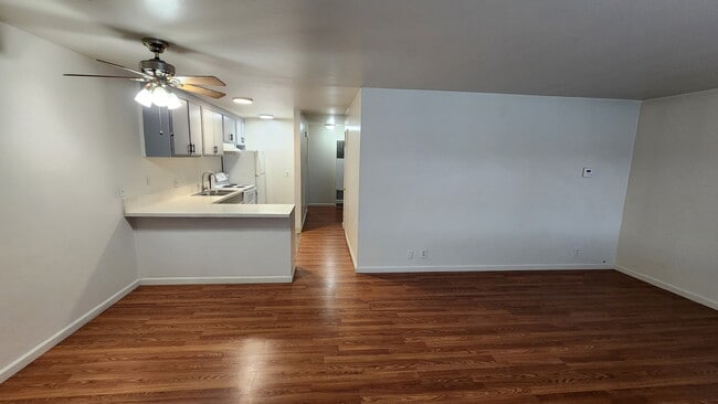4061 Park Center Ln, Unit D in Fremont, CA - Foto de edificio - Building Photo