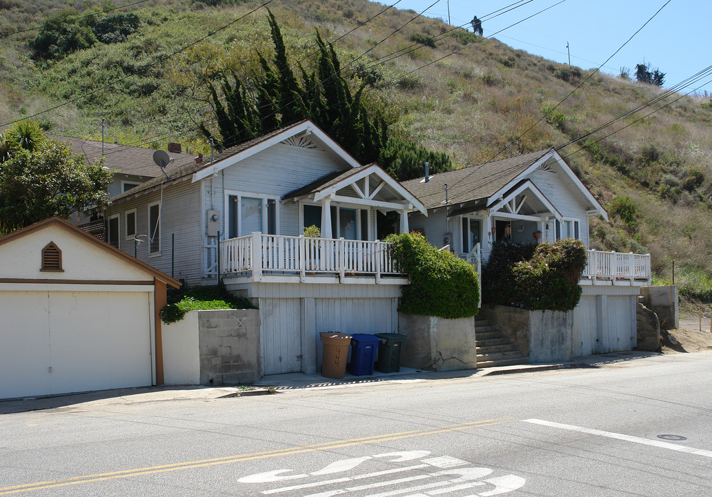 442-444 446 Cedar St in Ventura, CA - Building Photo