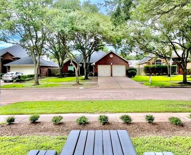 property at 4714 Plantation Colony Dr