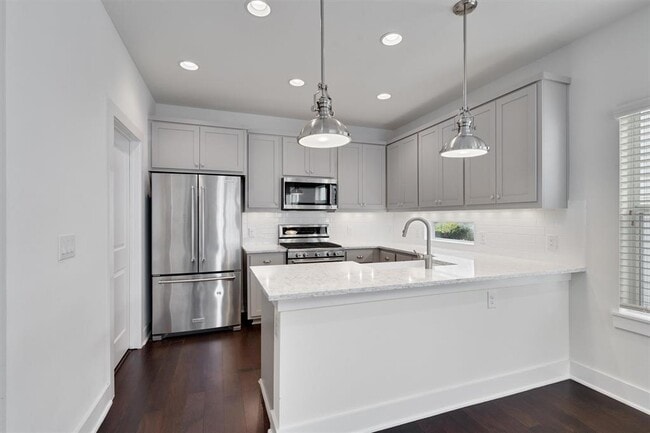 property at 1006 Muse Ln