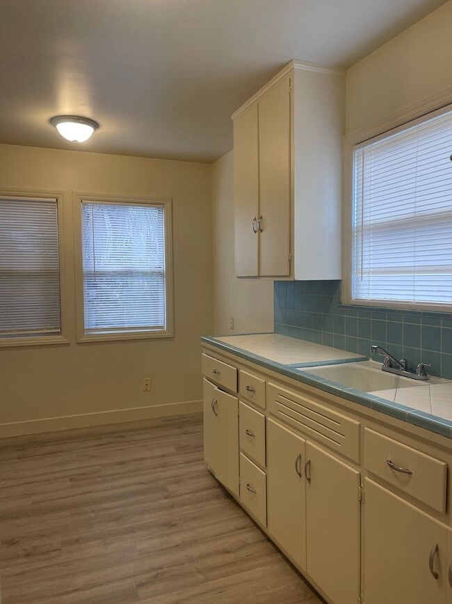 property at 612-614 State St