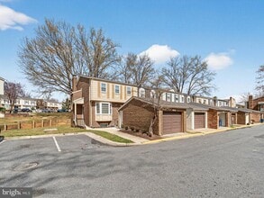 3827 Gawayne Terrace in Silver Spring, MD - Foto de edificio - Building Photo