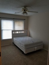 126 W Victoria Ct in Greenville, NC - Building Photo - Building Photo