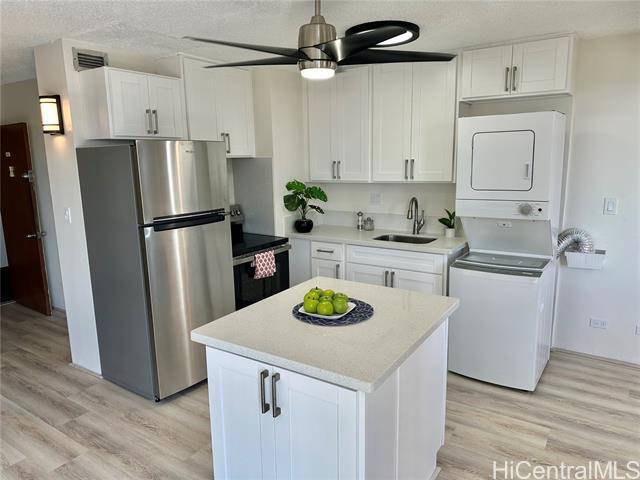 property at 818 S King St