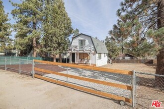 372 Downey Dr in Big Bear, CA - Building Photo - Building Photo