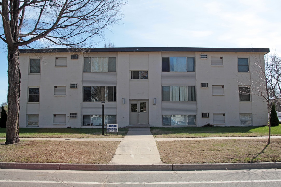 Luhman Apartments in Hutchinson, MN - Building Photo