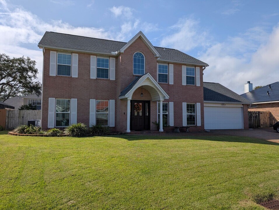 788 Boulevard of the Champions in Shalimar, FL - Foto de edificio