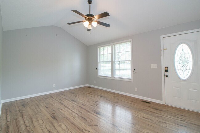 403 Corinne Cir in Clarksville, TN - Building Photo - Building Photo