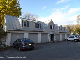5 Old Ln in Claverack, NY - Building Photo