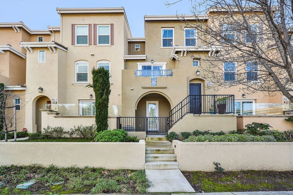 411 Chagall St in Mountain View, CA - Building Photo