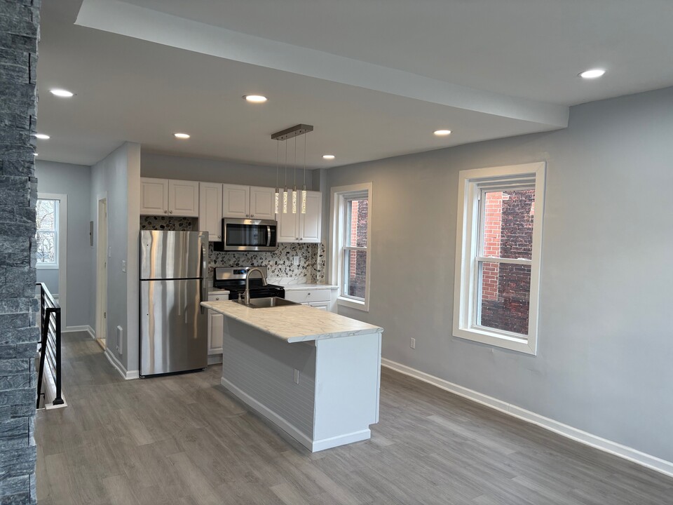 5031 Walnut St, Unit C in Philadelphia, PA - Building Photo