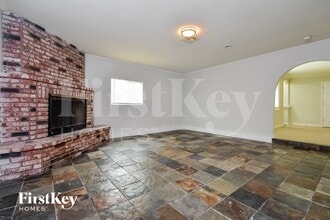 321 Redstone St in Las Vegas, NV - Building Photo - Building Photo