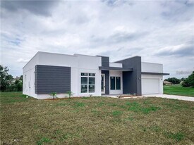 2916 Winlock Ave in Deltona, FL - Building Photo