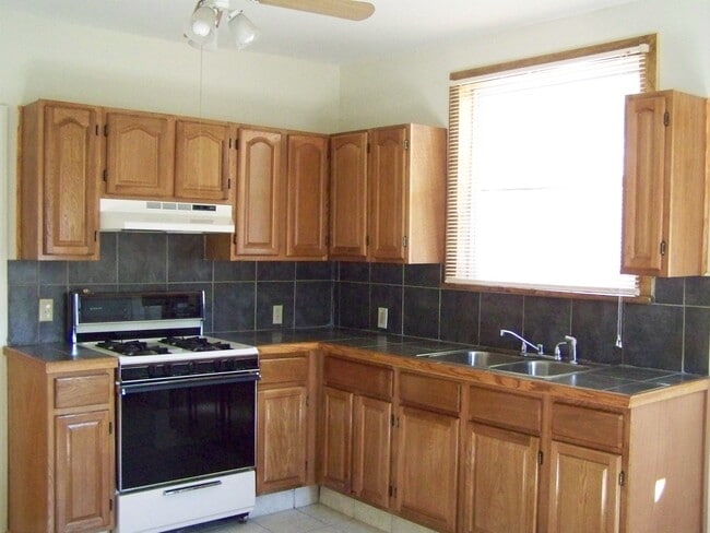 1441 N Lincoln Ave, Unit 1st floor