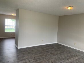 3021 Metz Ct in Indianapolis, IN - Building Photo - Building Photo