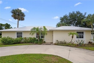 2363 NW Brennan Ct in Stuart, FL - Building Photo - Building Photo