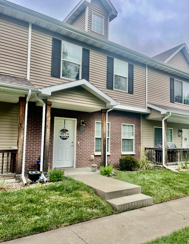 property at 1023 NE Patchin Ln