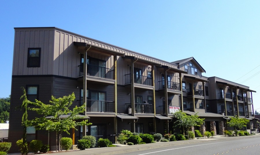 Stoneway Apartments in Bellingham, WA - Building Photo