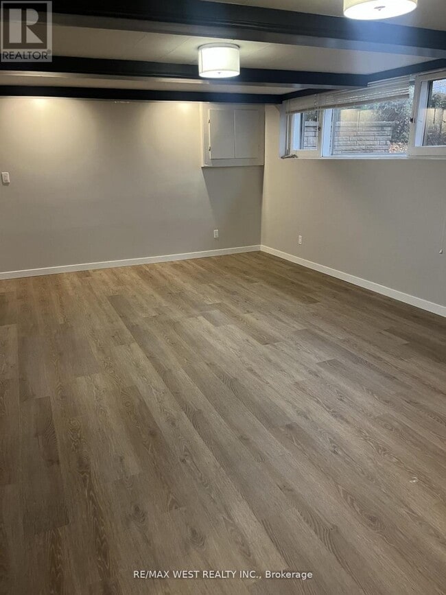 property at 35 Lilywood Rd