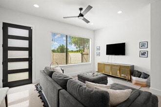 1006 Winsted Ln in Austin, TX - Building Photo - Building Photo