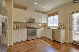 704 Owens River Dr in Oxnard, CA - Building Photo - Building Photo