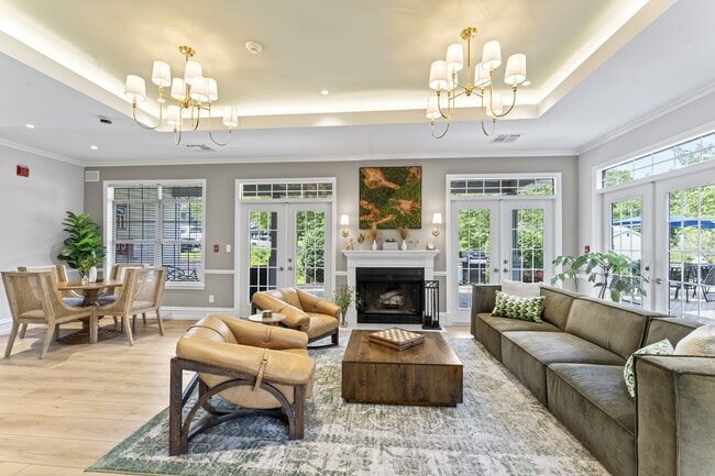 Middletown Brooke Apartments in Middletown, CT - Foto de edificio - Building Photo