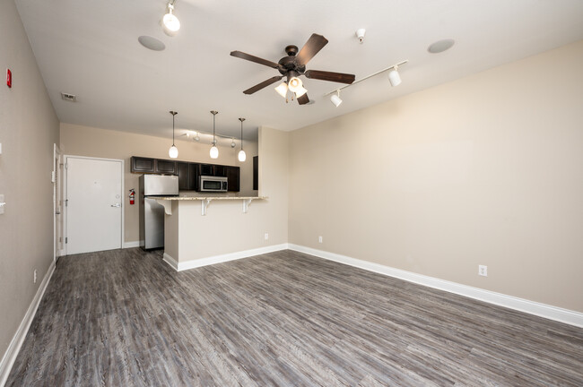 9 North Apartments in Bloomington, IN - Foto de edificio - Interior Photo