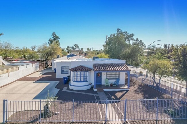 property at 1304 E Linden St