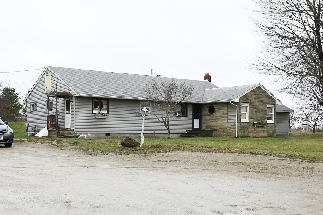 Hillcrest Apartments in Wellington, OH - Building Photo