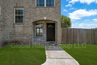 215 Chisholm Trail in Seguin, TX - Building Photo - Building Photo
