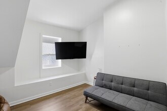 941 E Raymond St in Indianapolis, IN - Foto de edificio - Building Photo