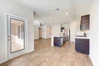 21335 Hendricks Holw Ln in Katy, TX - Foto de edificio - Building Photo